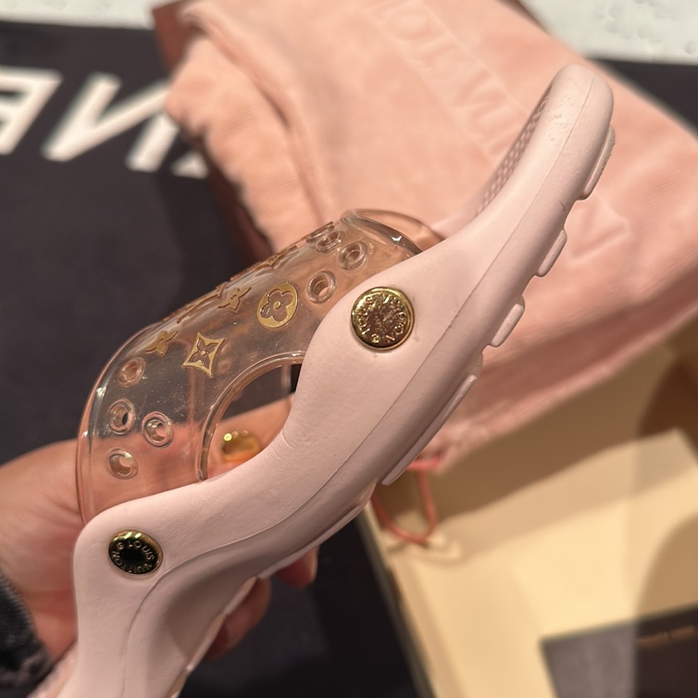 Authentic Louis Vuitton spa slip ons - Picture 5 of 8